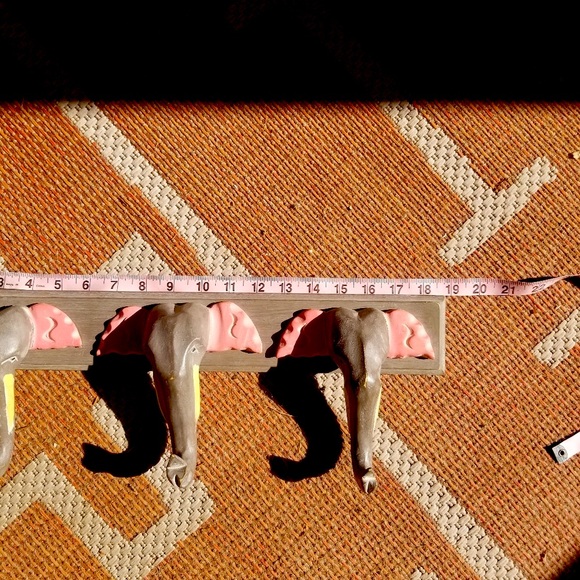 Elephant trunks wall mount rack - Picture 2 of 3